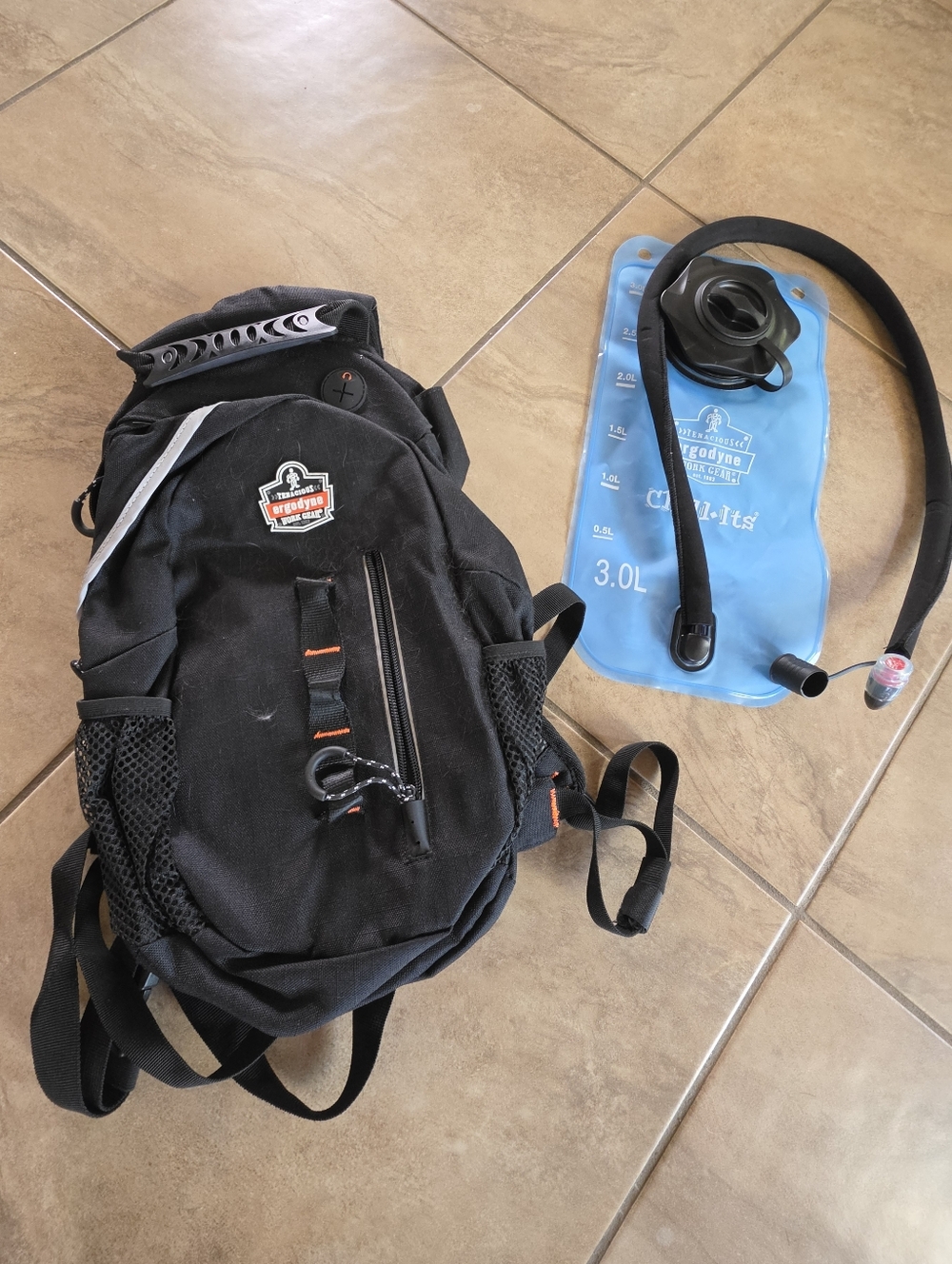 TENACIOUS ERGODYNE Work Gear Hydration Daypack Backpack Chill Its = 3.0L NWOT